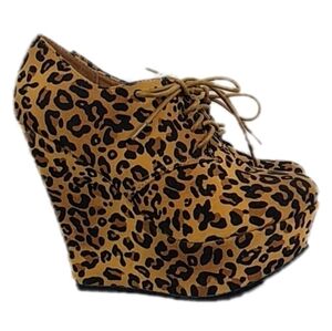 New Cheetah Platform wedge high heel shoes womans size 7.5 wedge heels